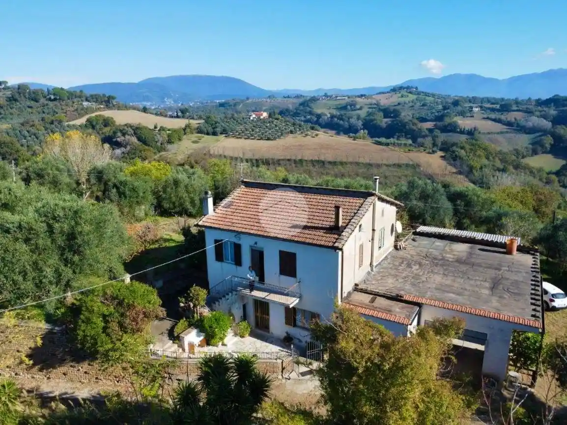 Casa indipendente in vendita a Collevecchio