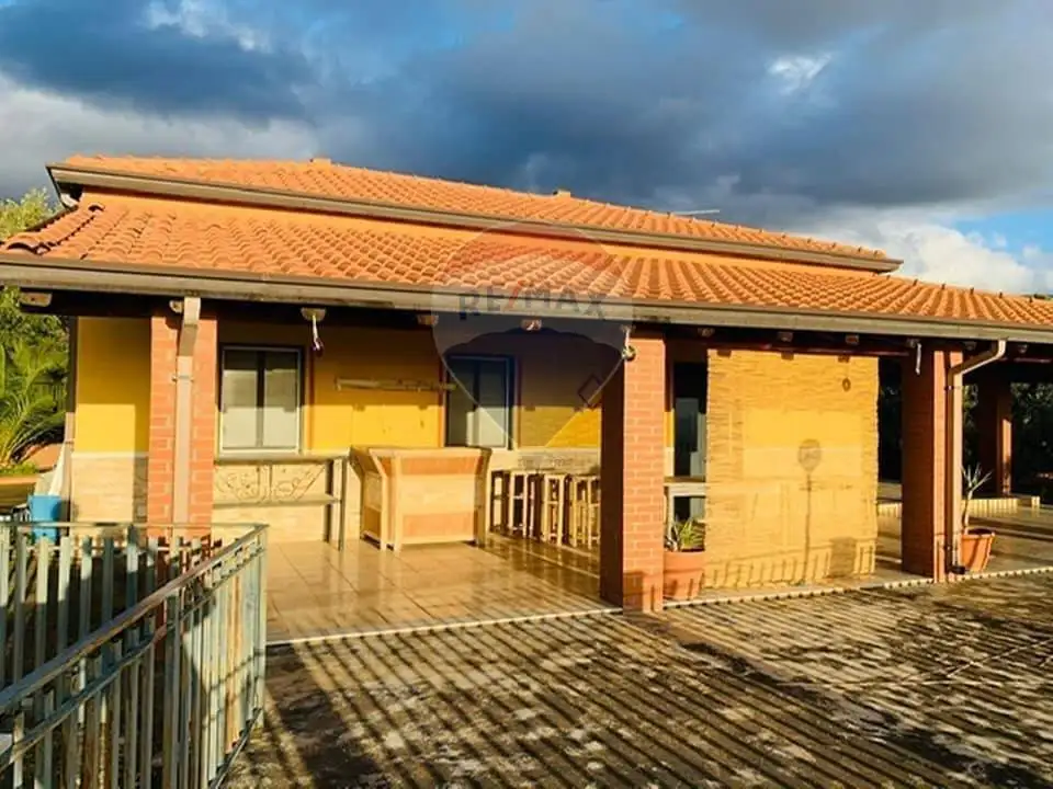 Villa in vendita a Adrano