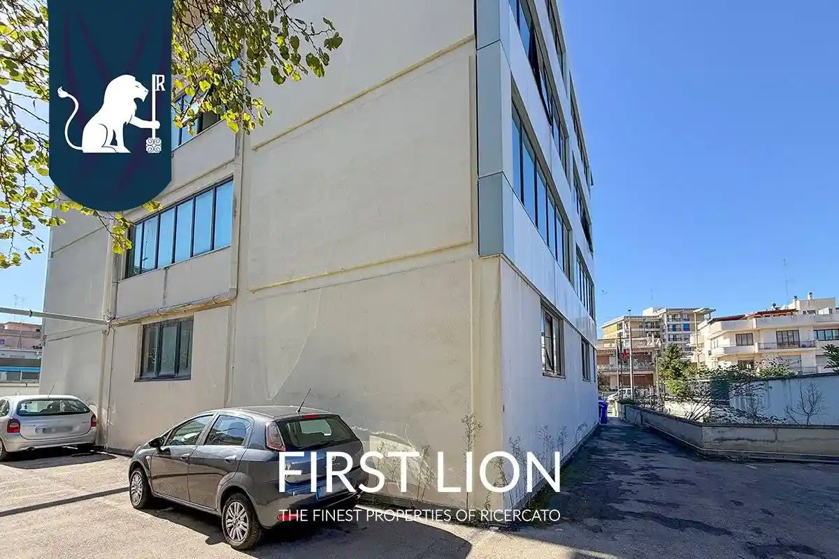 Palazzo - Edificio in Affitto - foto 4