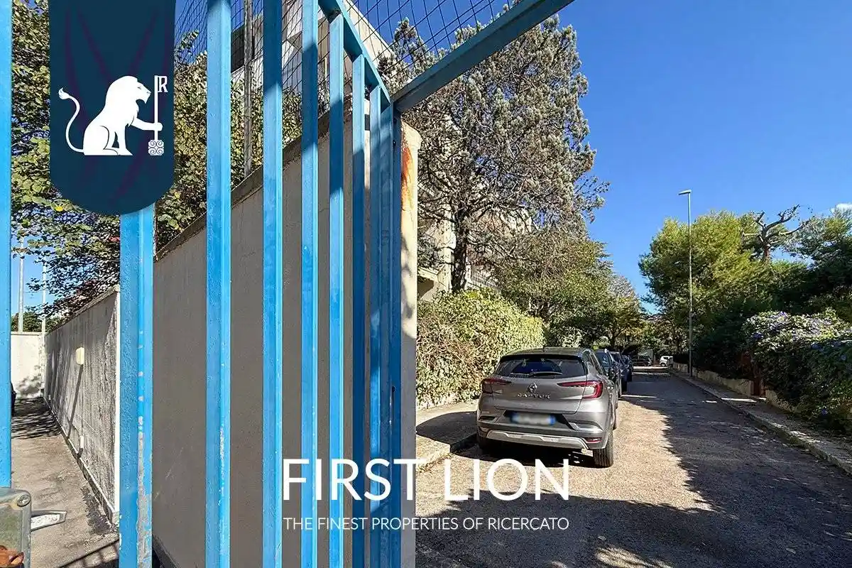 Palazzo - Edificio in Affitto - foto 5