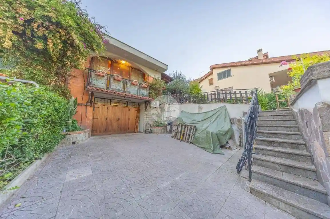 Villa bifamiliare via Monte Nevoso 55, Colleverde, Guidonia Montecelio - foto 2