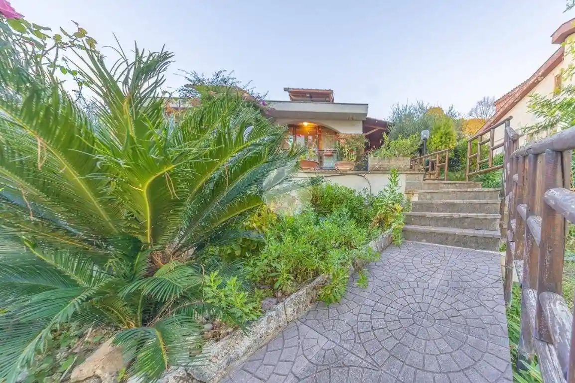 Villa bifamiliare via Monte Nevoso 55, Colleverde, Guidonia Montecelio - foto 4