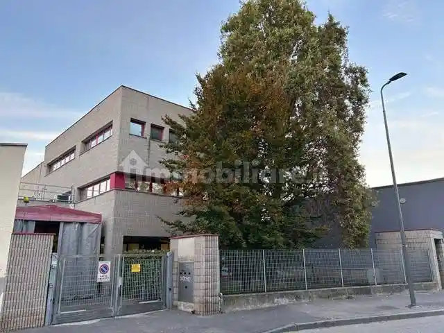 Building in vendita a Milan
