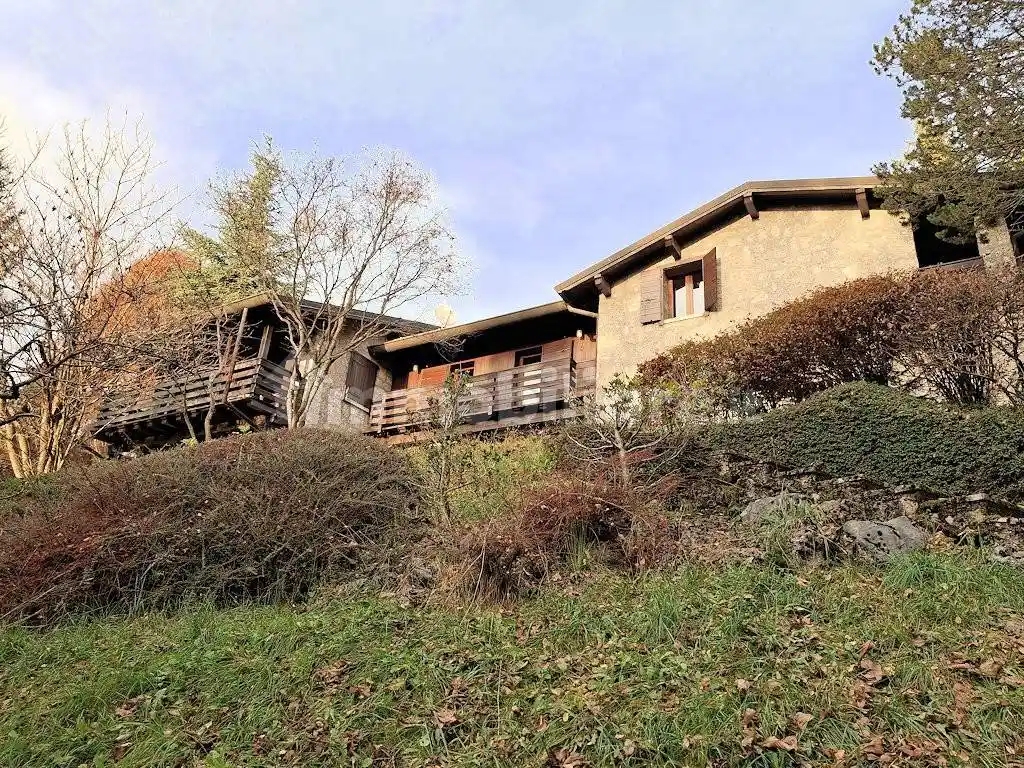 Villa in vendita a Castione della Presolana