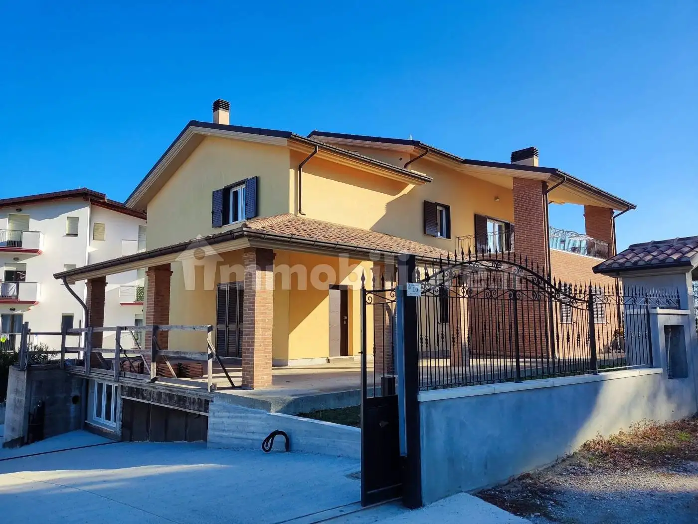 Appartamento in vendita a Pineto