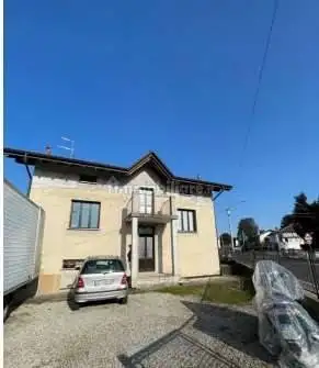 Appartamento in asta a Gazzada Schianno