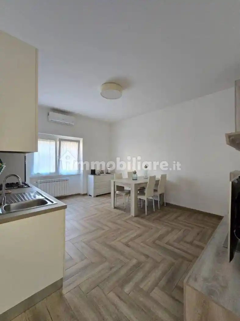 Trilocale via Pian Due Torri 6, Magliana, Roma - foto 4