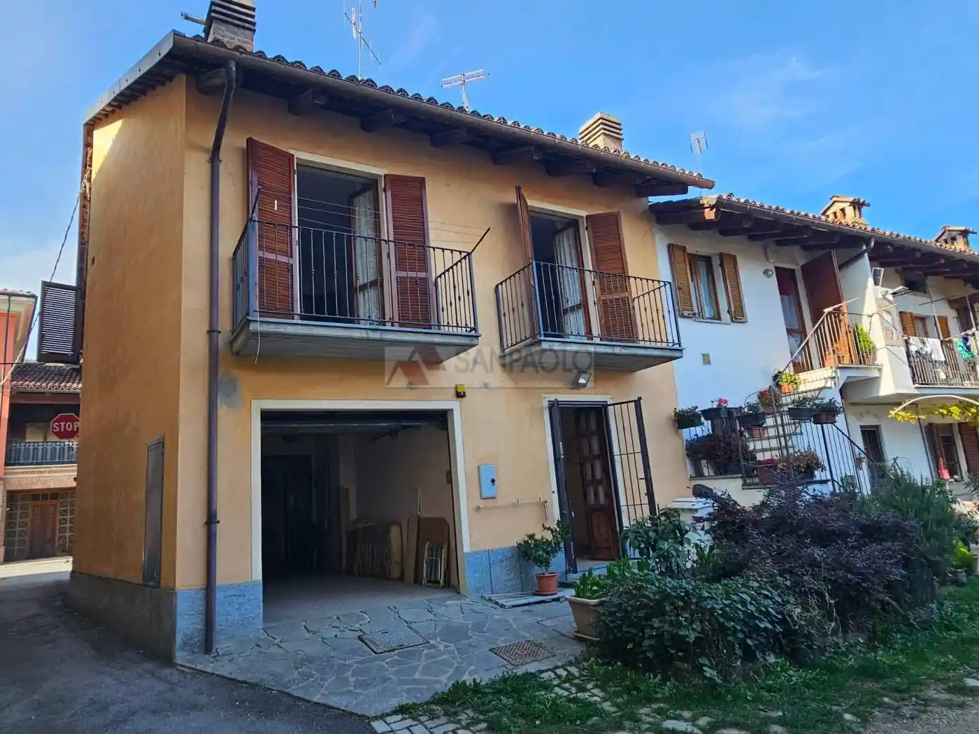 Terratetto unifamiliare via 25 Aprile 7, Centro, Barolo - foto 2