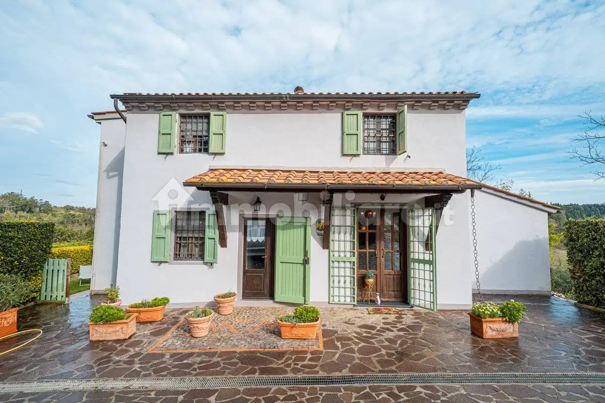 Villa in vendita a Crespina e Lorenzana