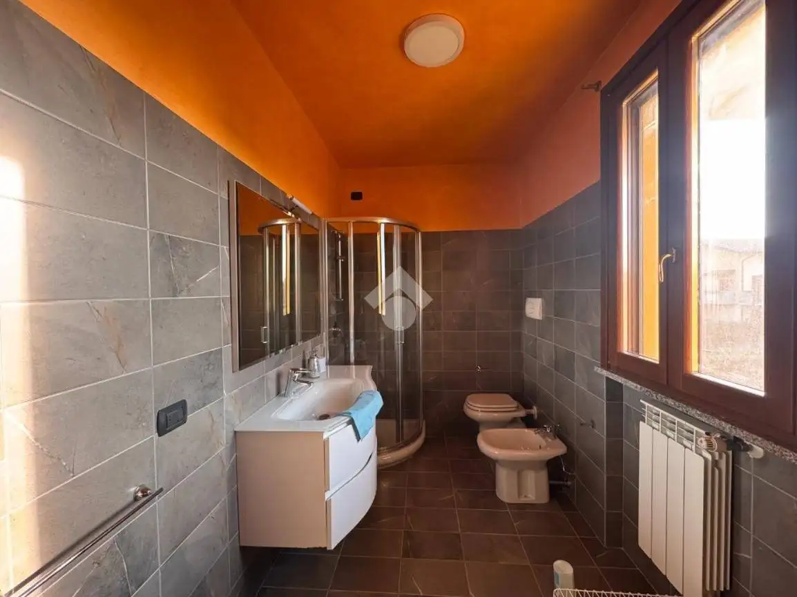 Trilocale via Martiri di Cefalonia 93, Comun Nuovo - foto 5