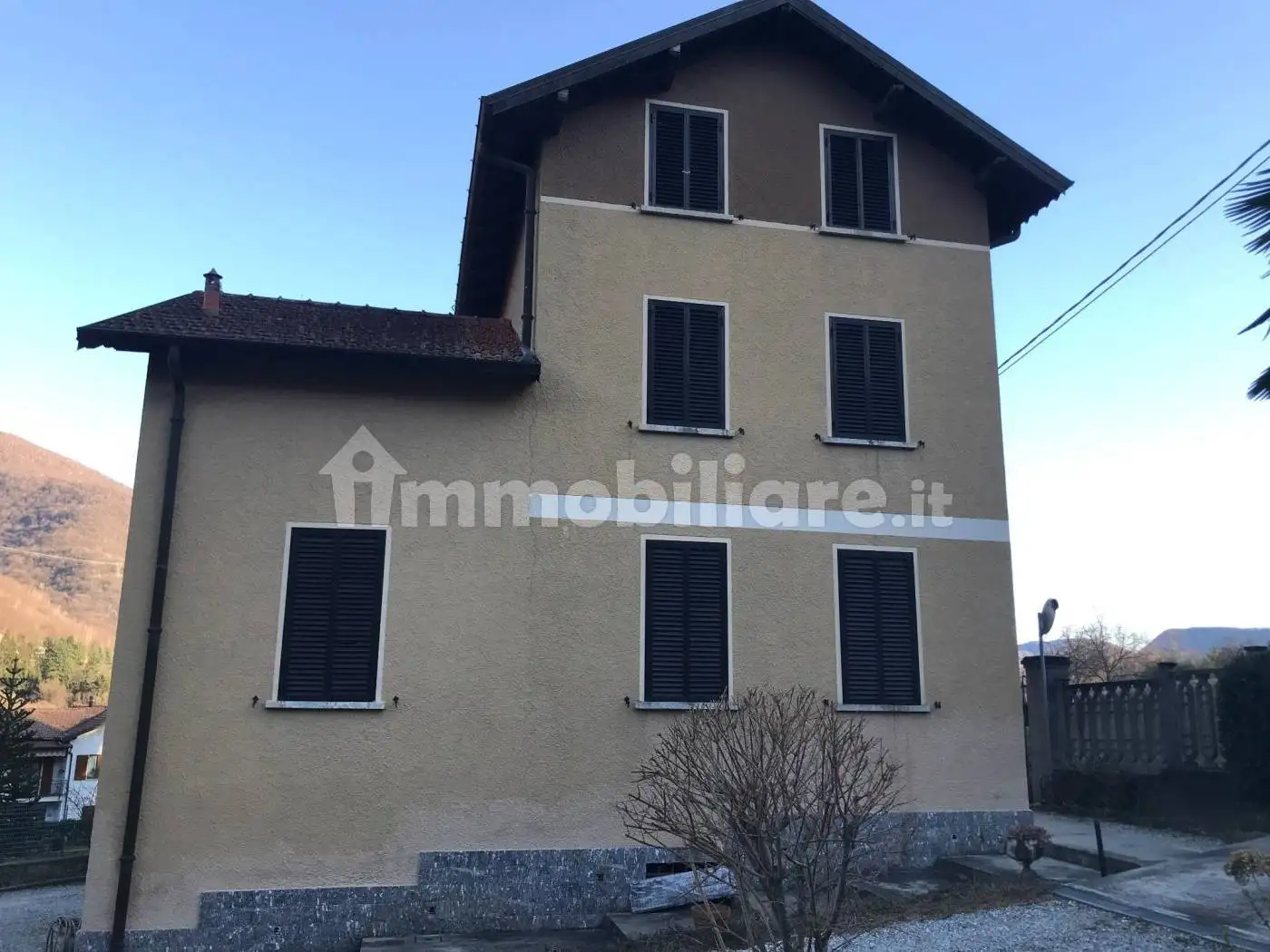 Villa in vendita a Dumenza