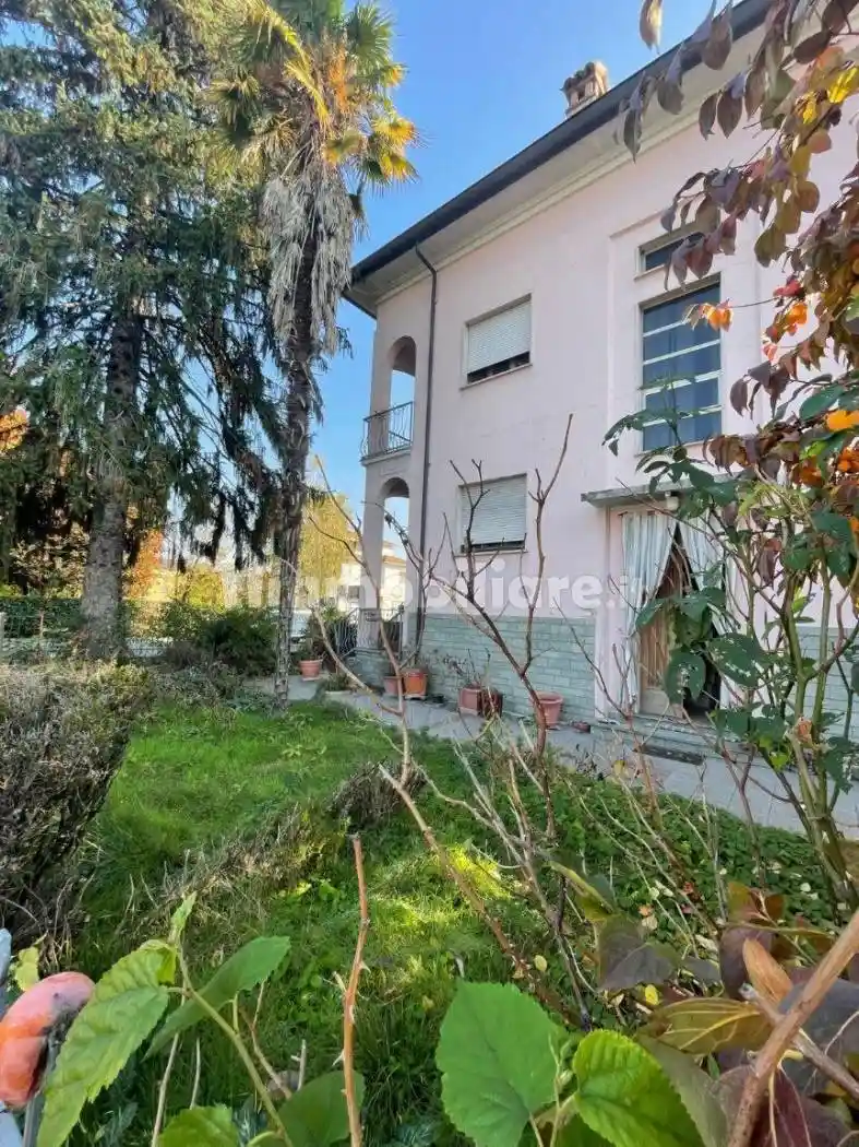 Villa unifamiliare via Luigi Illica 1, Centro, Carpaneto Piacentino - foto 2