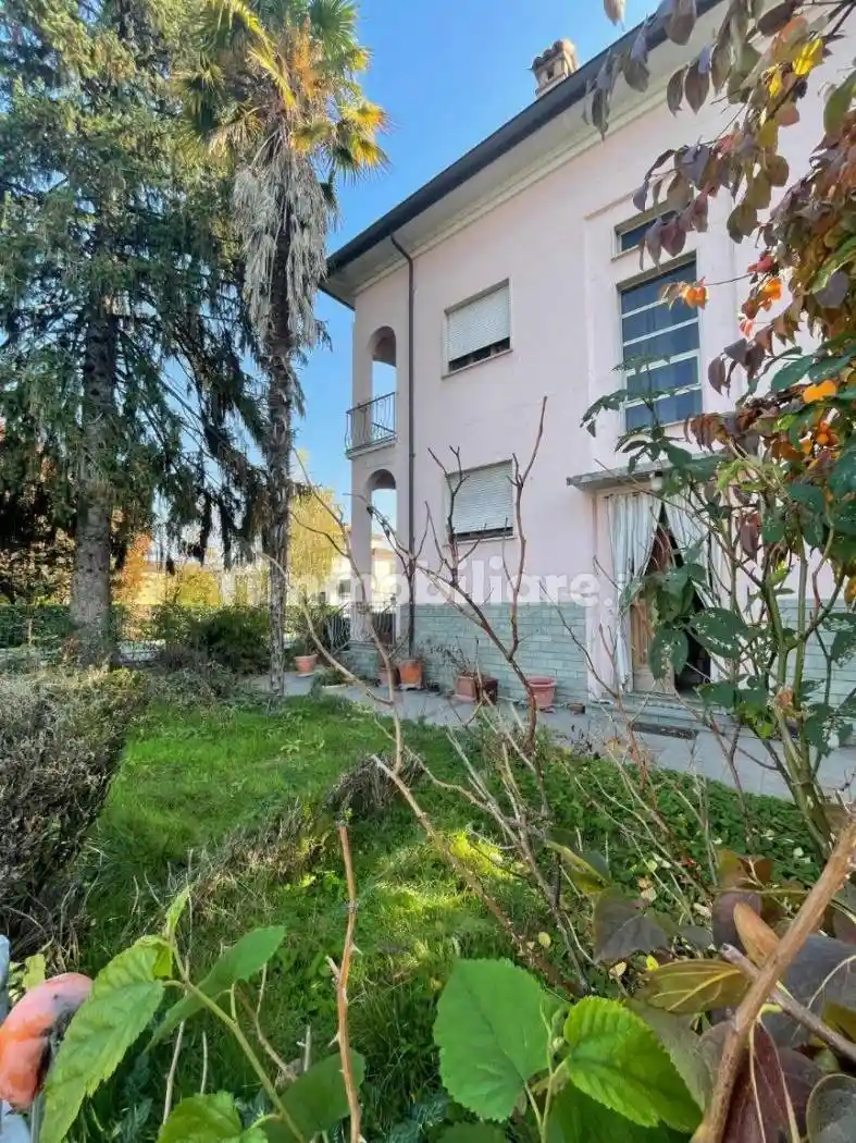 Villa unifamiliare via Luigi Illica 1, Centro, Carpaneto Piacentino - foto 3