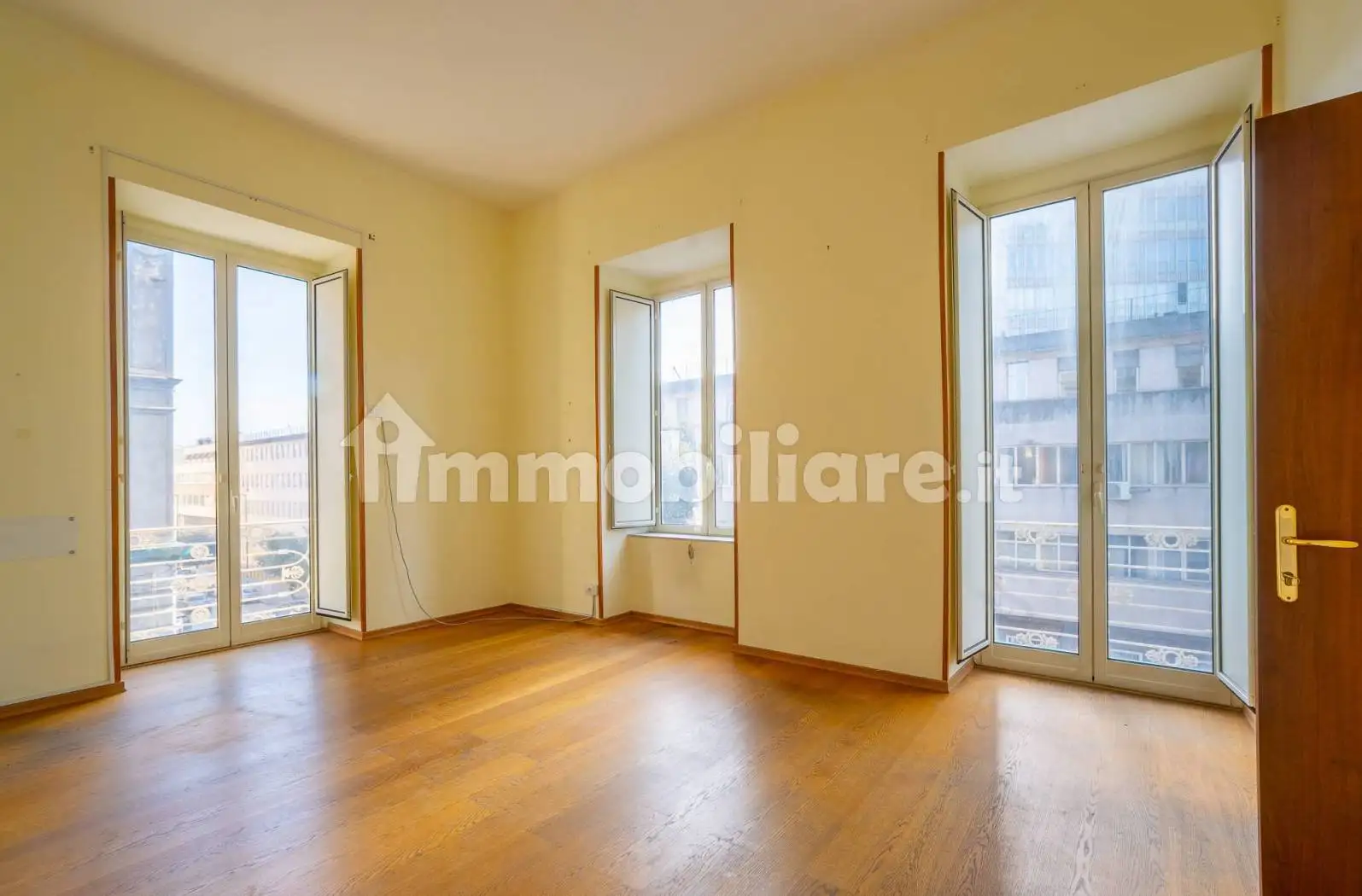 Appartamento in vendita a Napoli