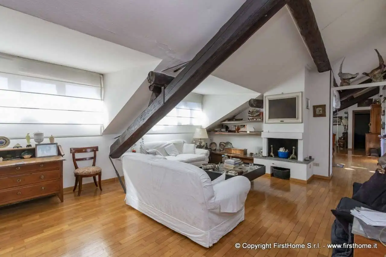 Penthouse - Attic in vendita a Milan