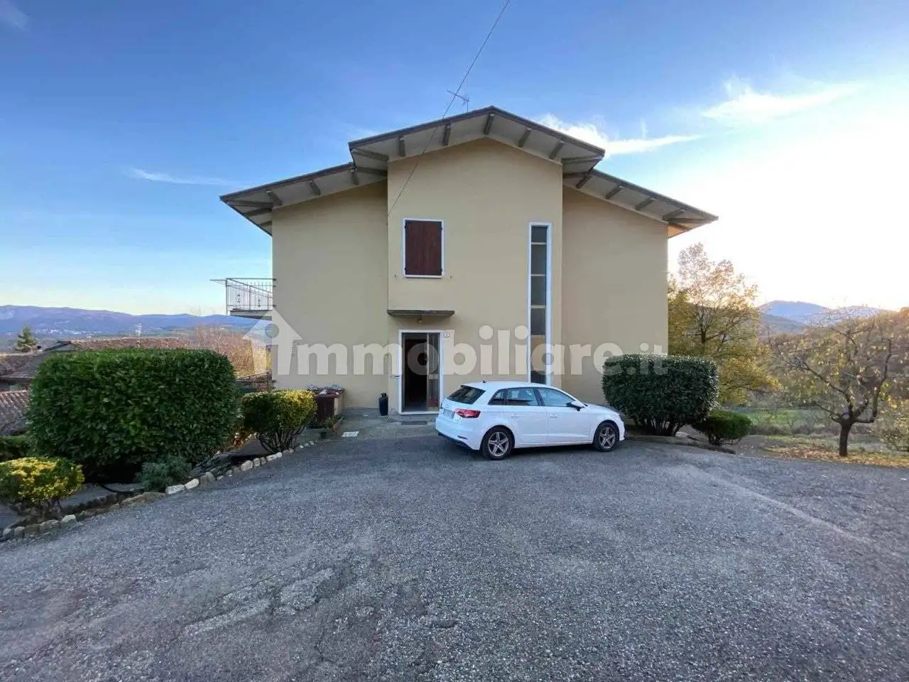 Villa in vendita a Castelnovo Ne' Monti