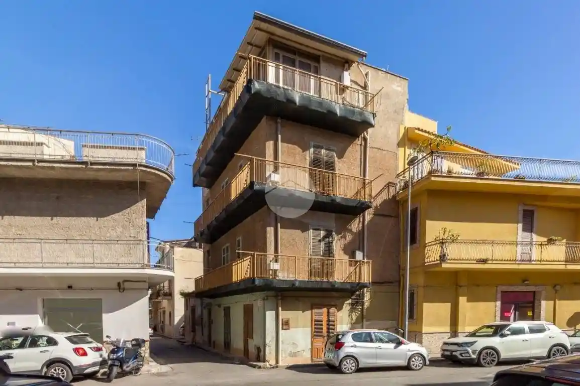 Palazzo - Edificio in vendita a Villabate