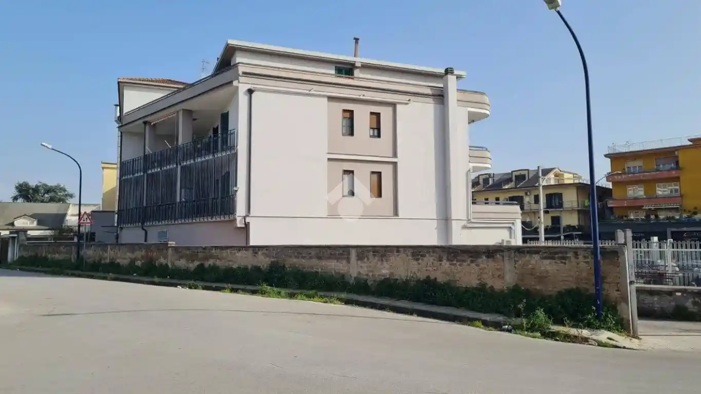 Trilocale via Nazionale Appia 143, Curti - foto 2