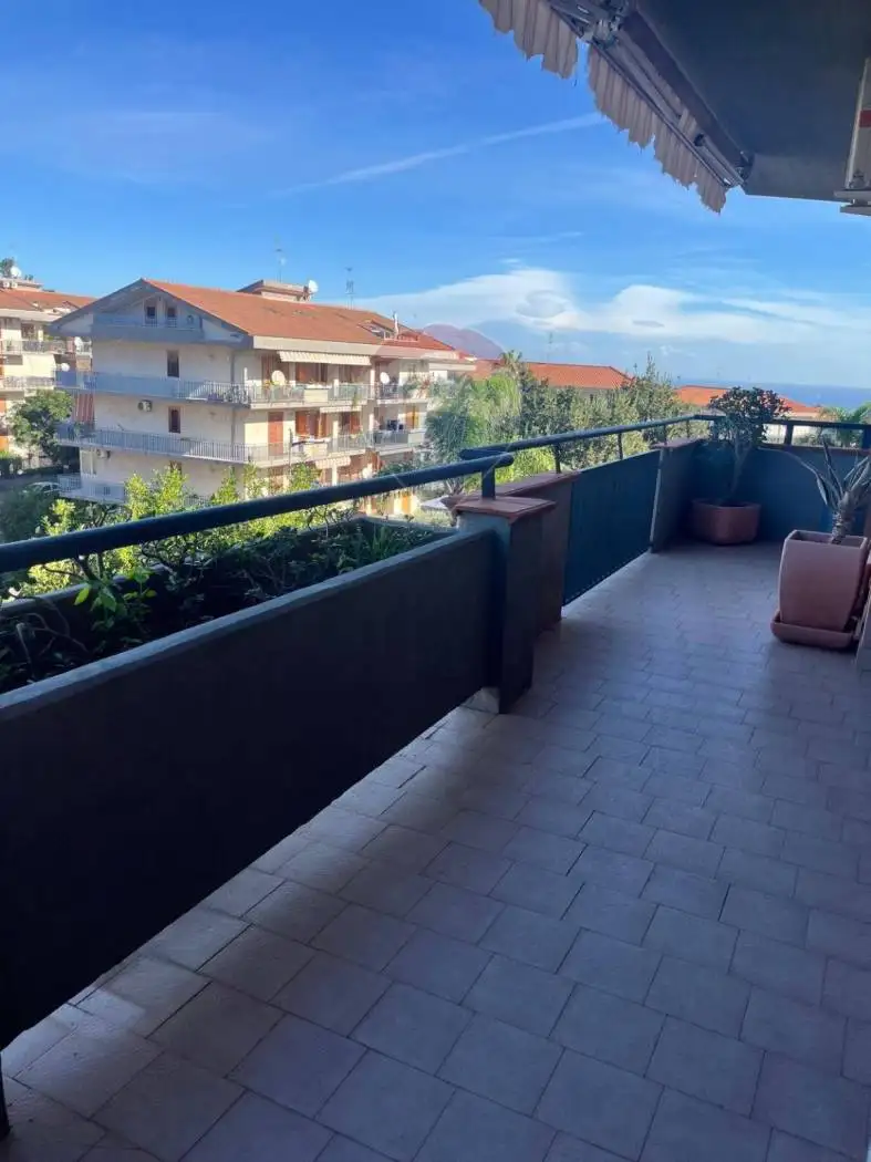 Appartamento in affitto a Aci Catena