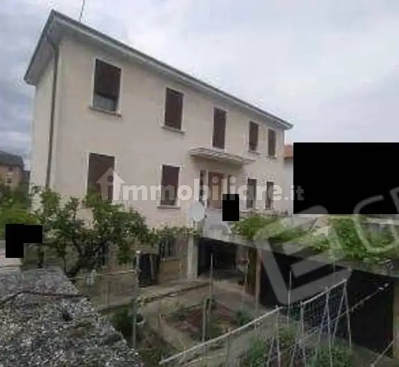 Casa indipendente in asta a Ceregnano