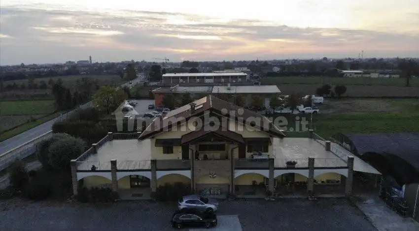 Palazzo - Edificio in vendita a Urgnano