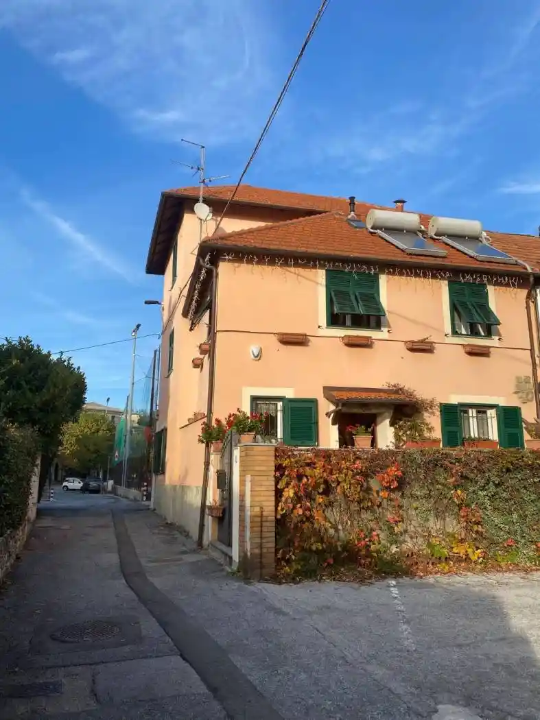 Casa indipendente in vendita a Serra Riccò