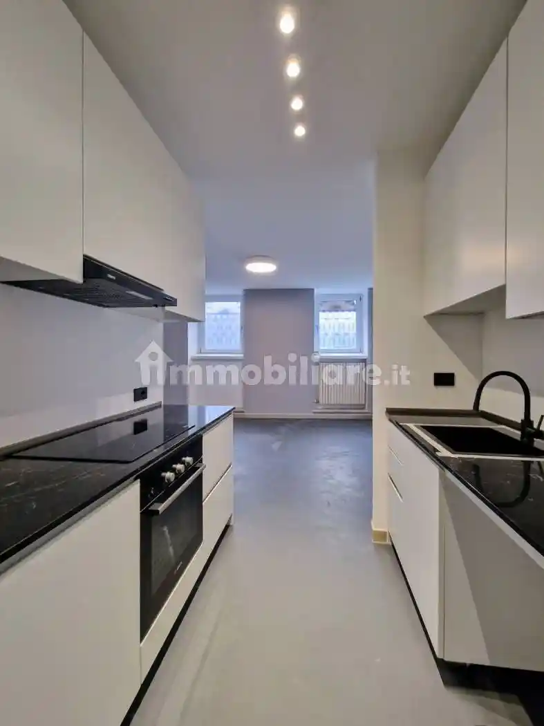 Monolocale via Giardino Giusti 7, Veronetta, Verona - foto 2