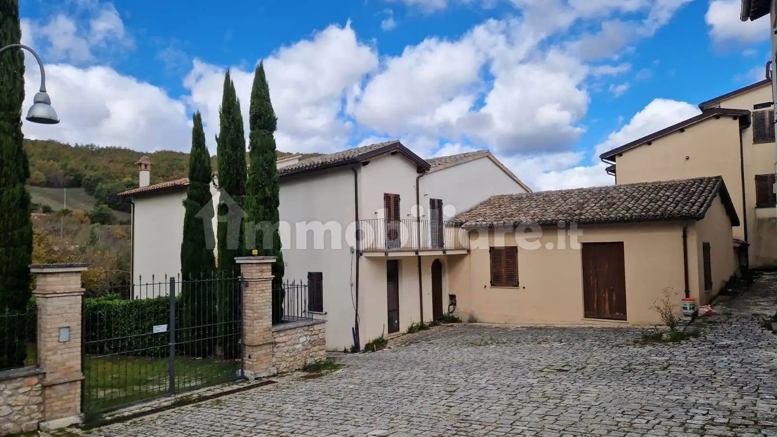 Casa indipendente in vendita a Sellano