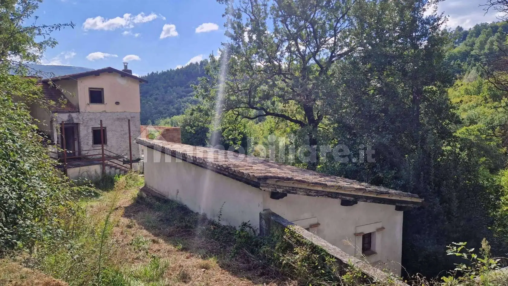 Casa indipendente in vendita a Foligno