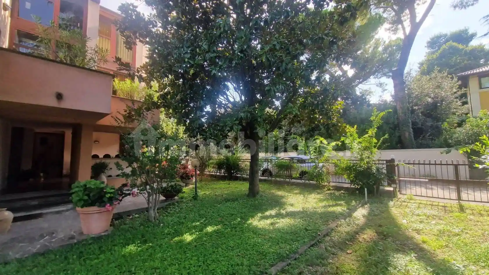 Casa indipendente in vendita a Foligno