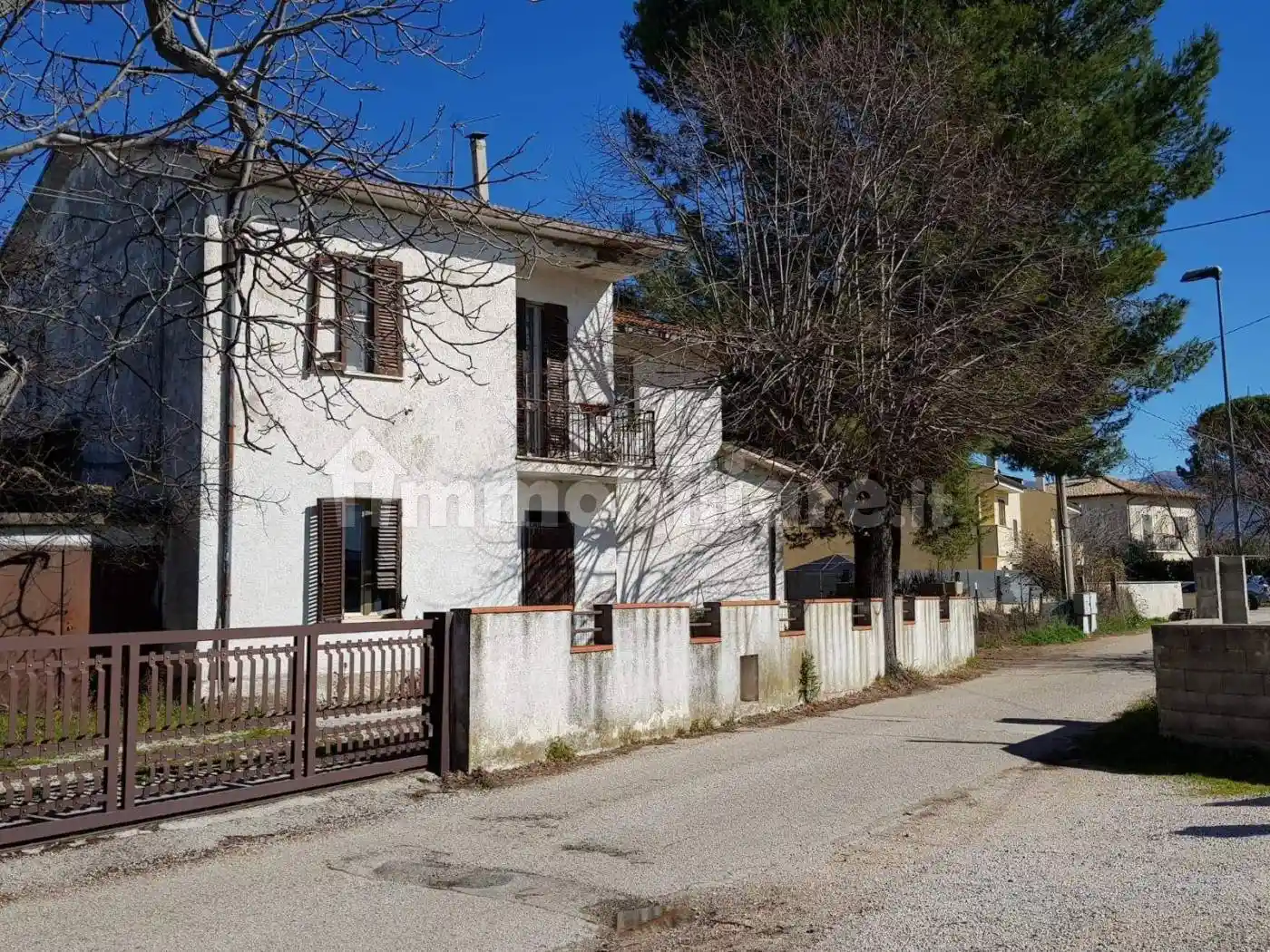 Terratetto unifamiliare 208 m², da ristrutturare, Budino, Fiamenga, Maceratola, Foligno - foto 2