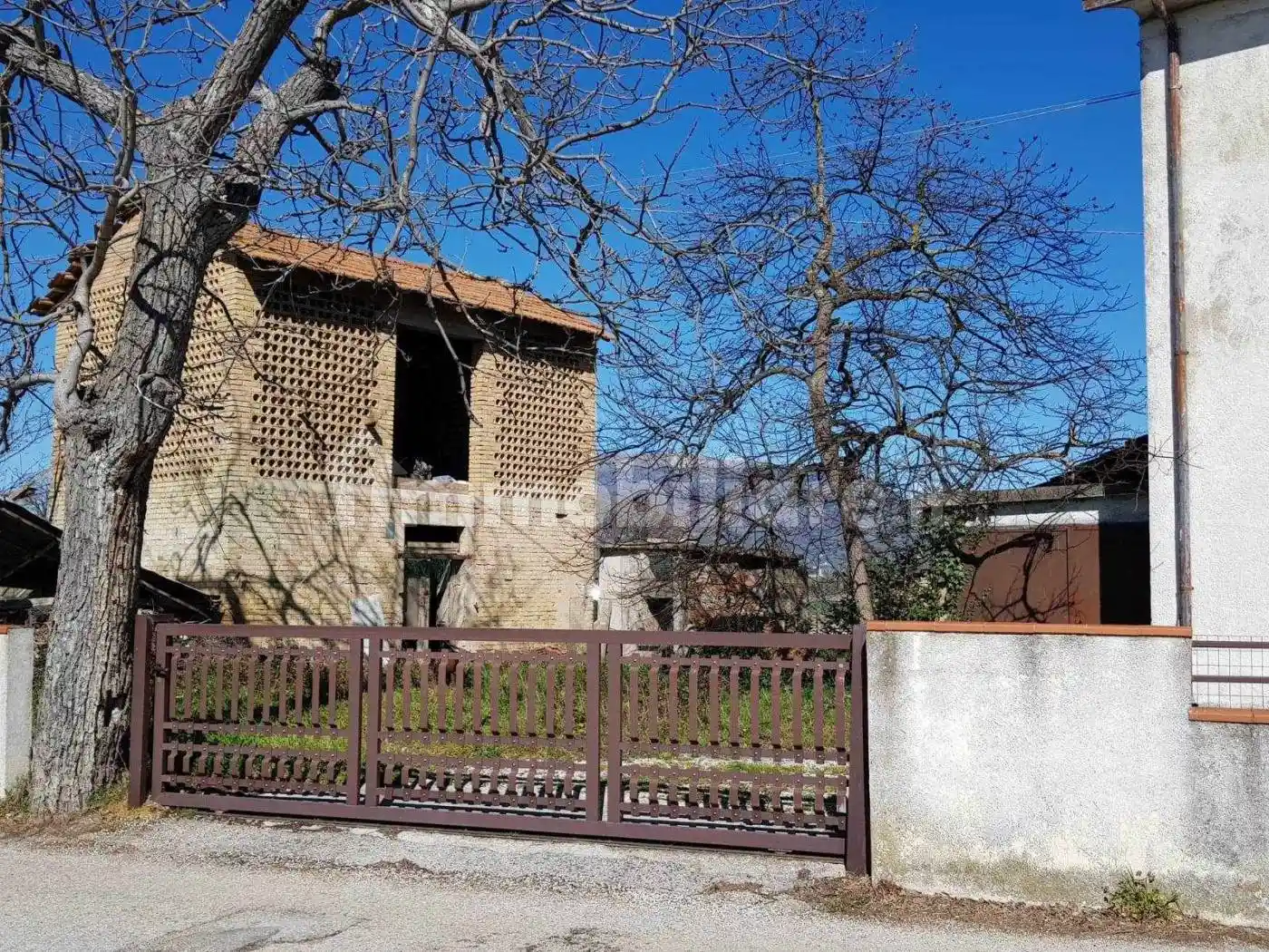 Terratetto unifamiliare 208 m², da ristrutturare, Budino, Fiamenga, Maceratola, Foligno - foto 3