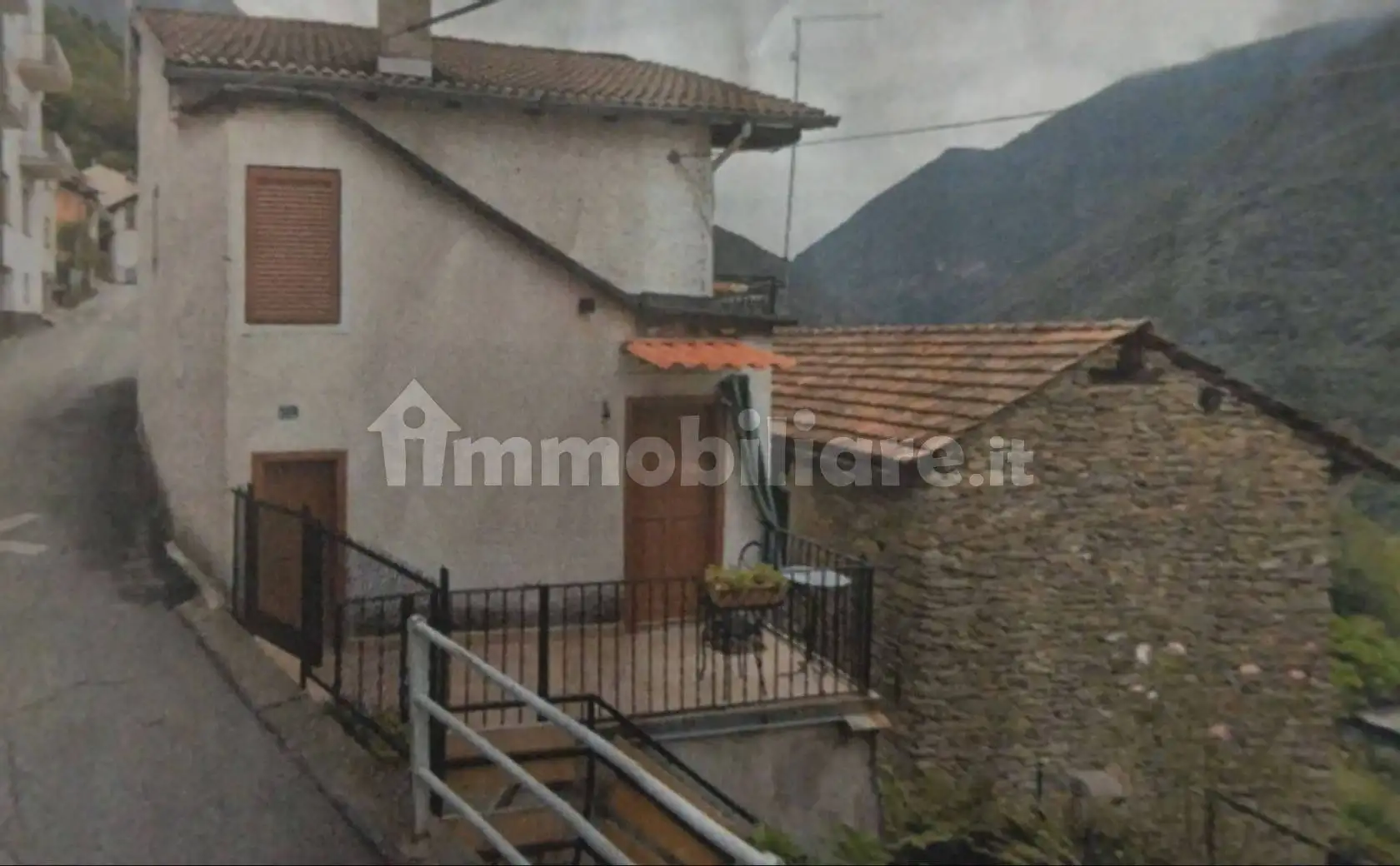 Casa indipendente in vendita a Valvarrone