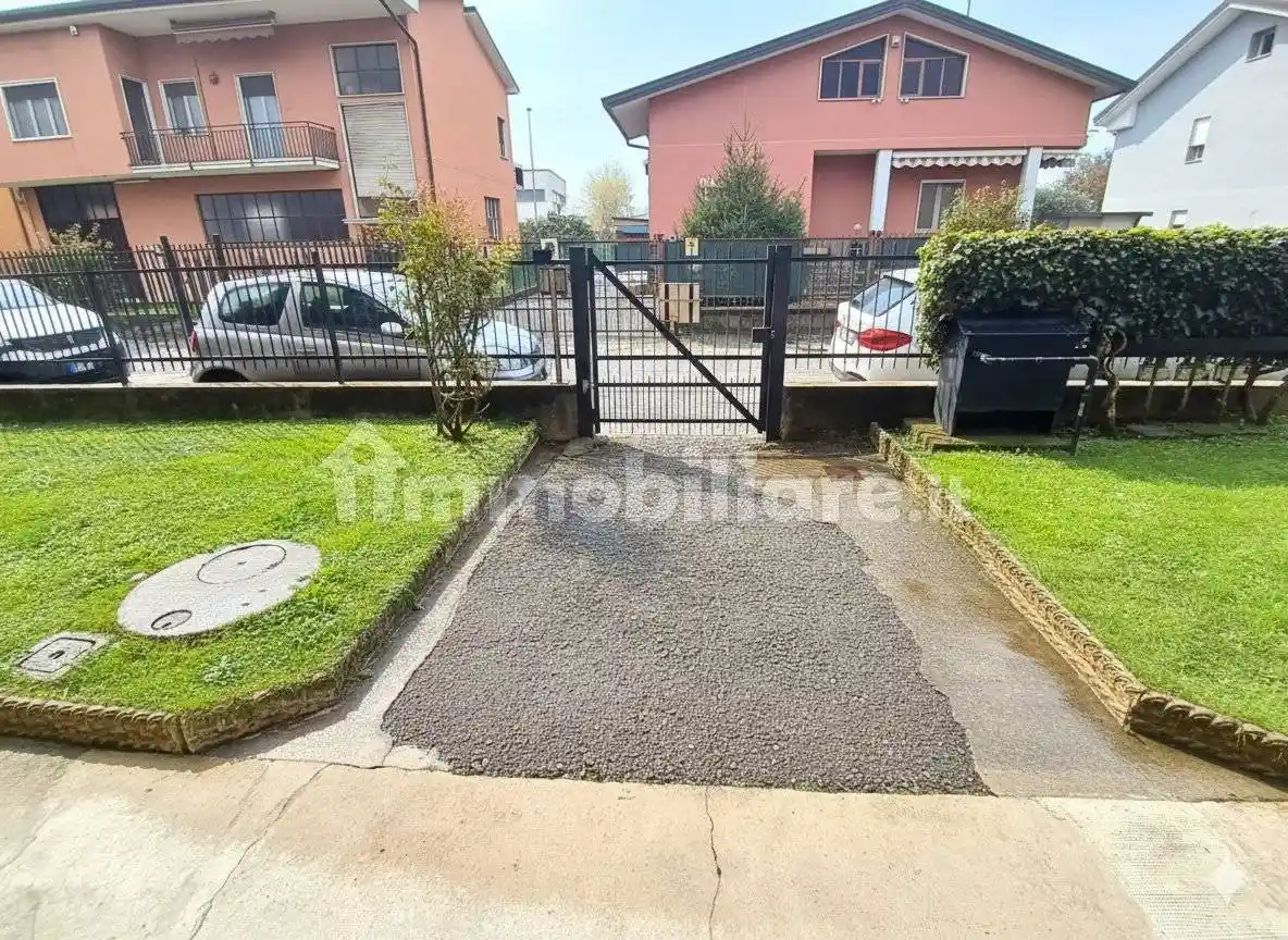 Appartamento in vendita a Cornate d'Adda