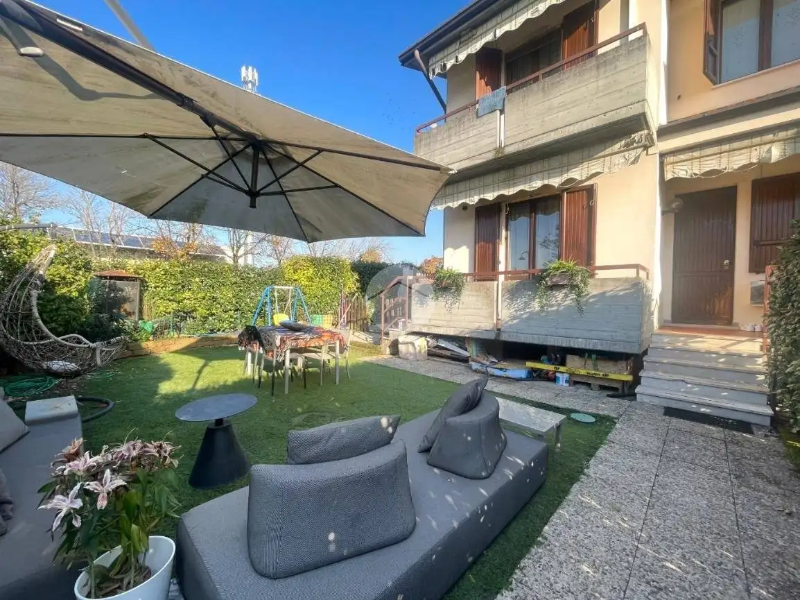 Villetta a schiera in vendita a Brescia