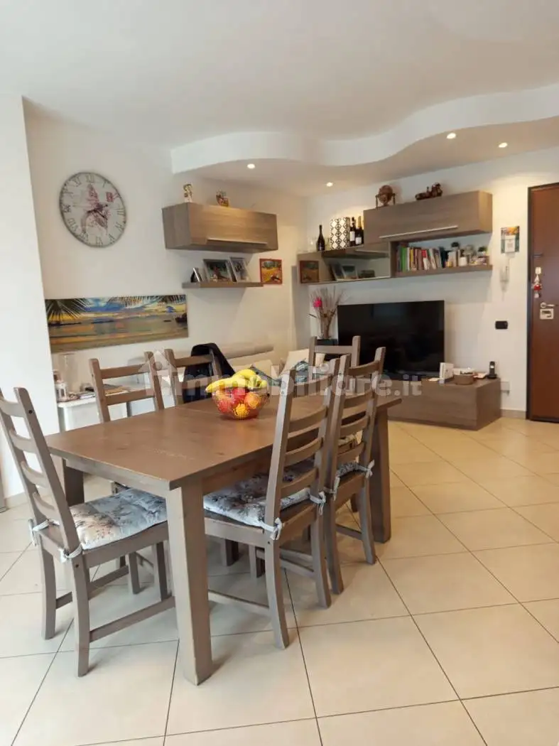 Appartamento in vendita a Lacchiarella