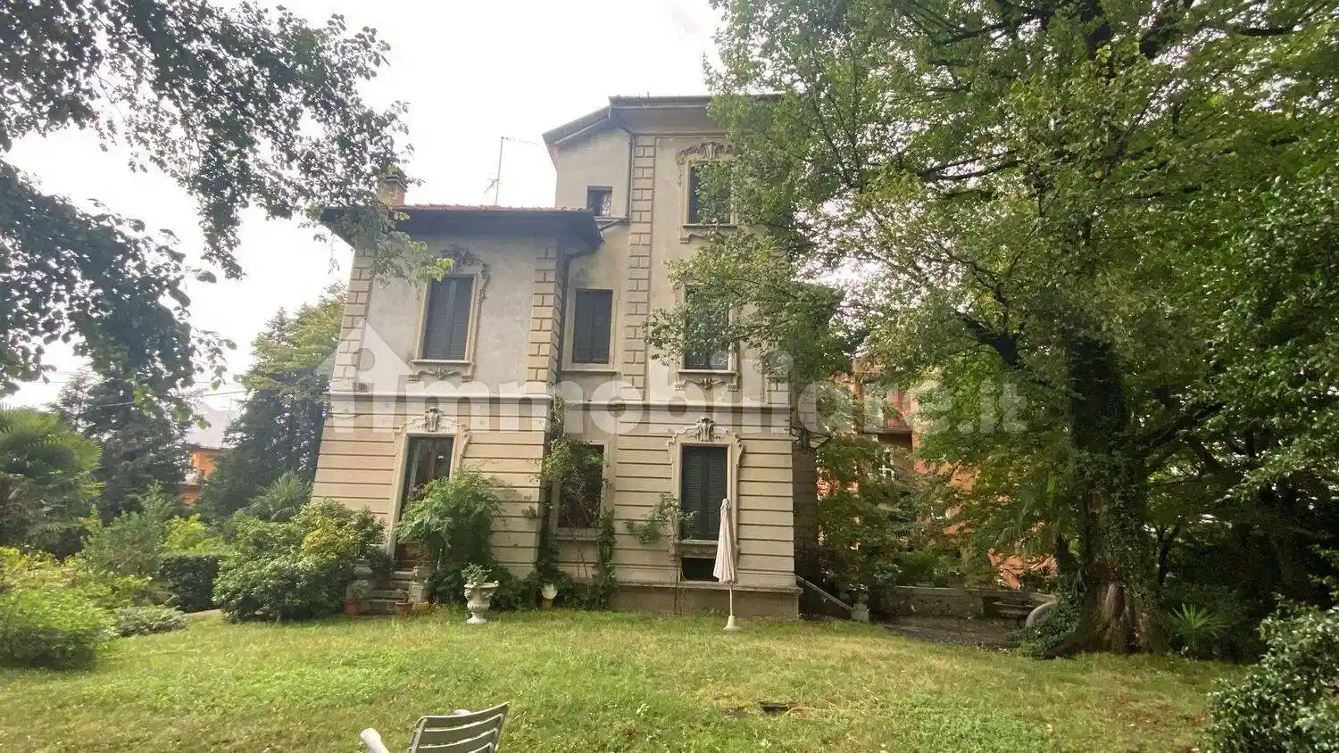 Villa in vendita a Varese