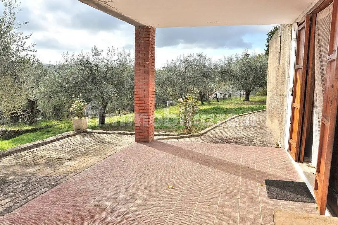 Rustico - Casale in vendita a Perugia