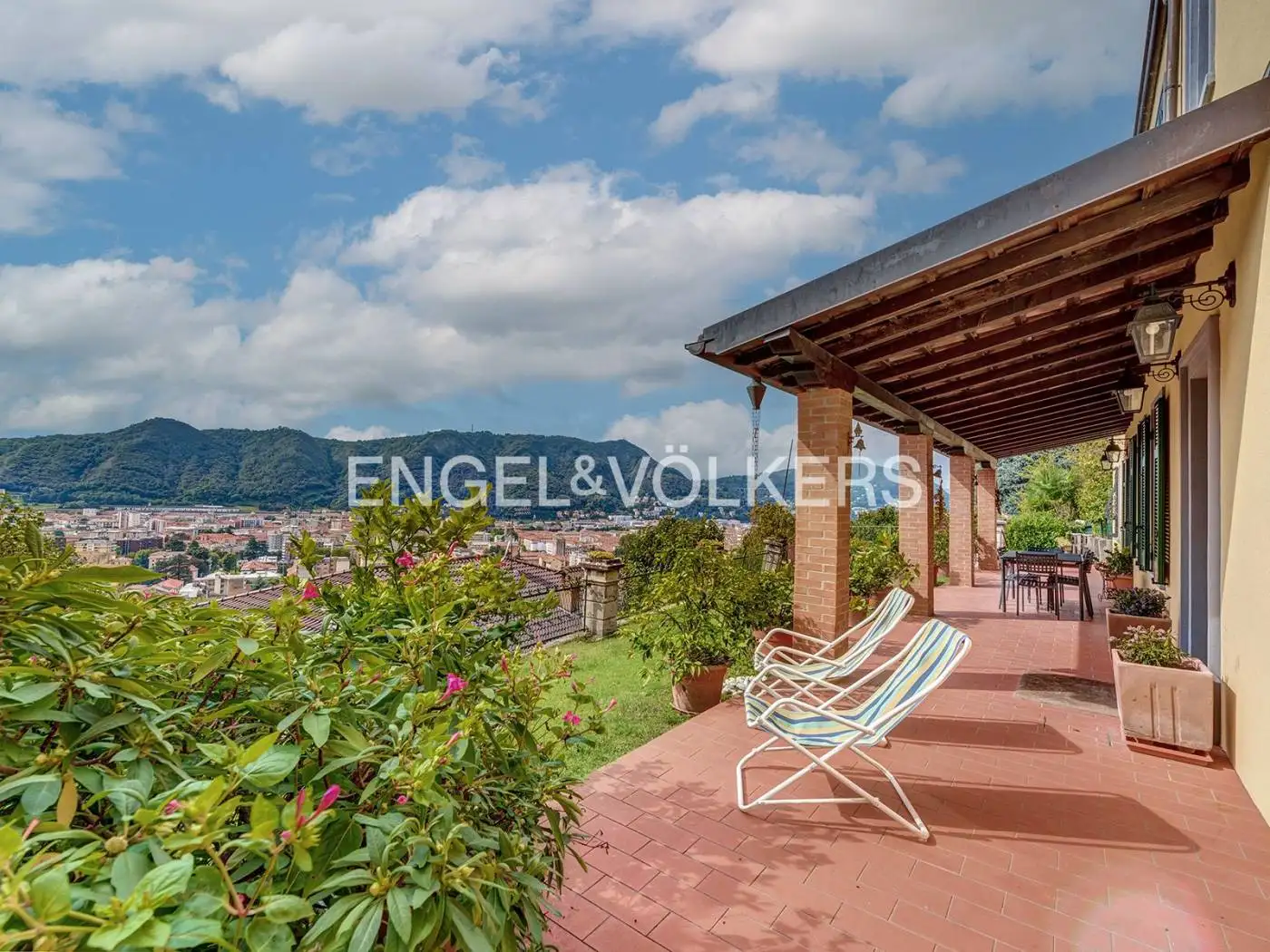 Villa in vendita a Como