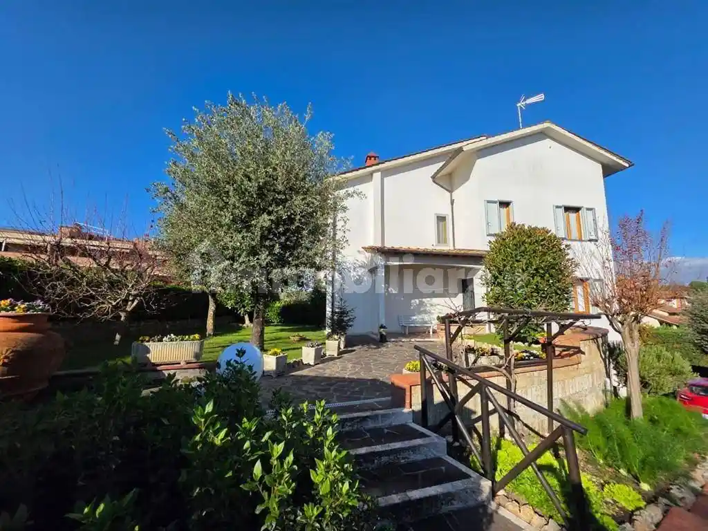 Villa in vendita a Castelnuovo Berardenga