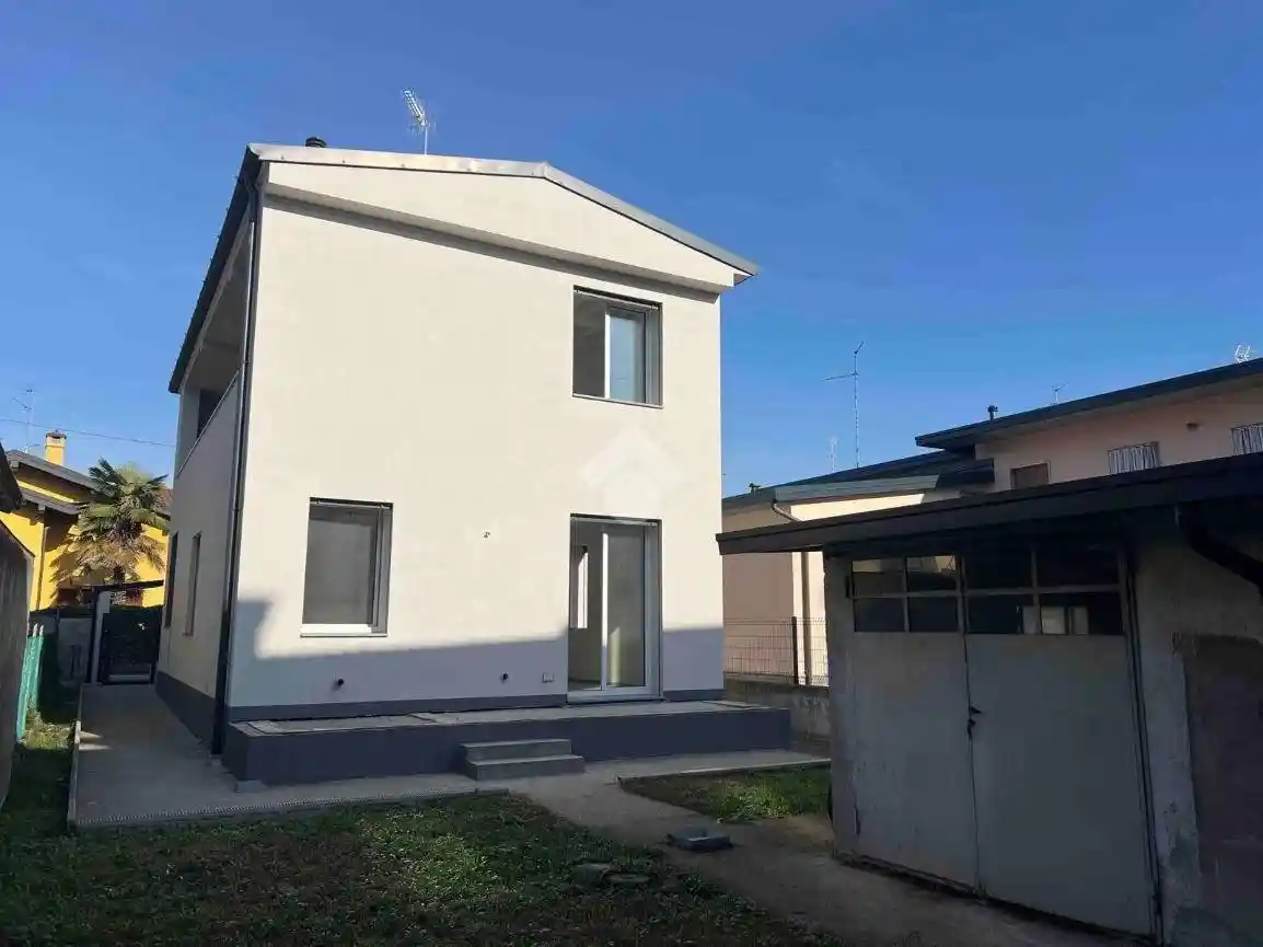 Villa in vendita a Caravaggio