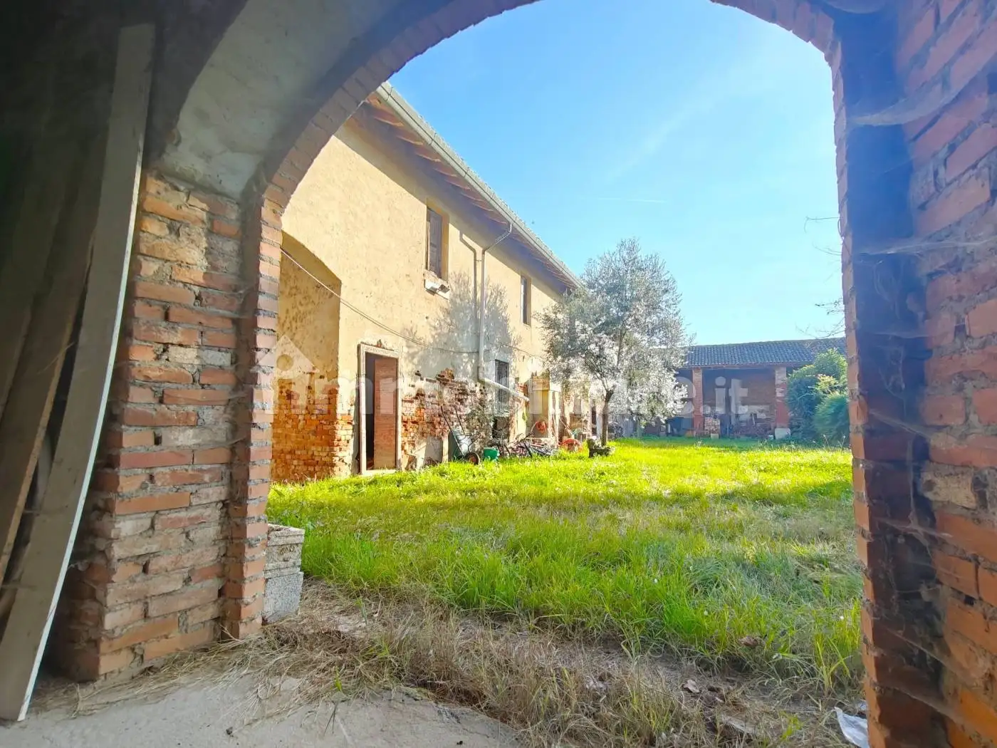 Rustico - Casale in vendita a Bornasco