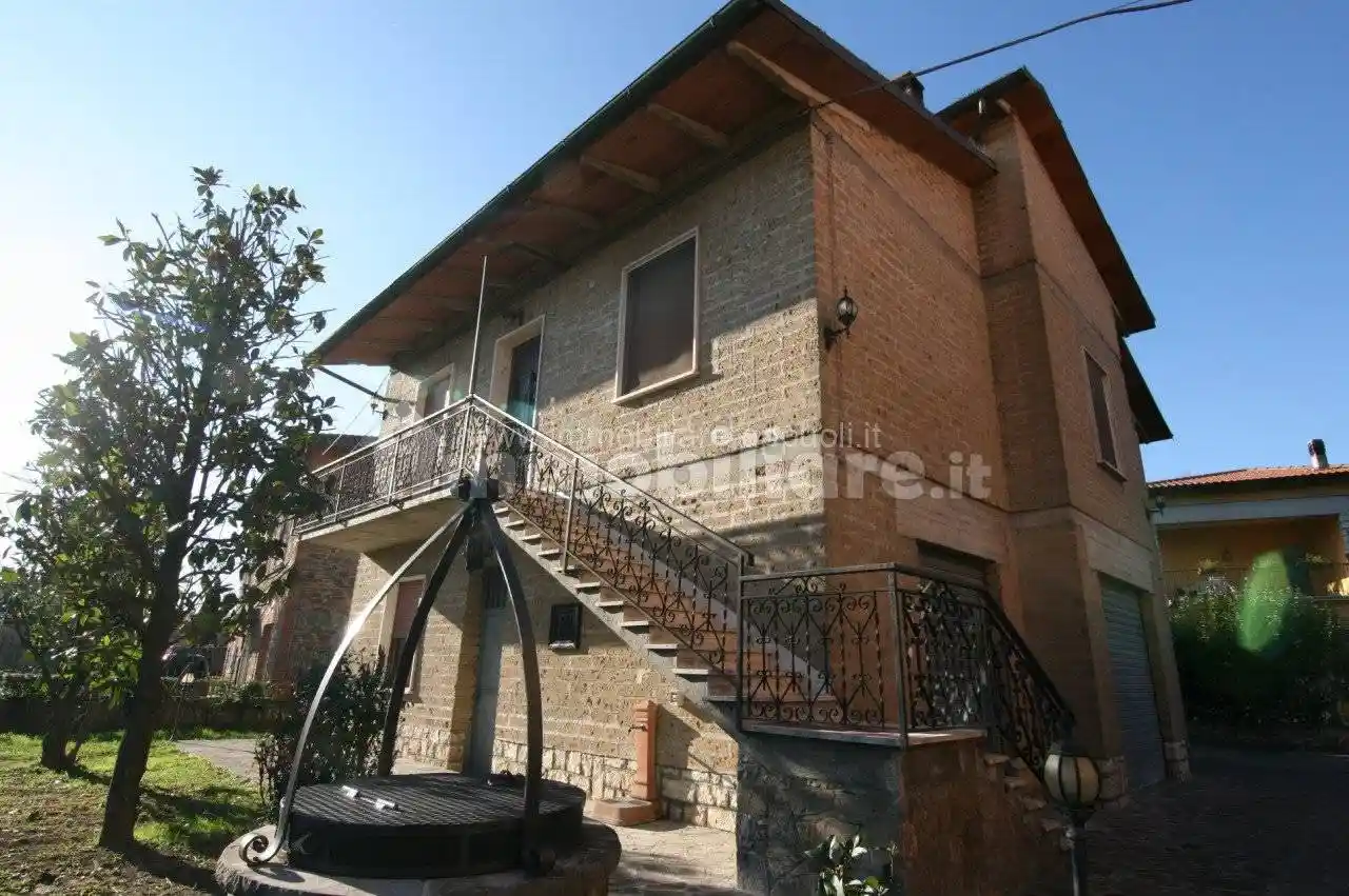 Casa indipendente in vendita a Torrita di Siena