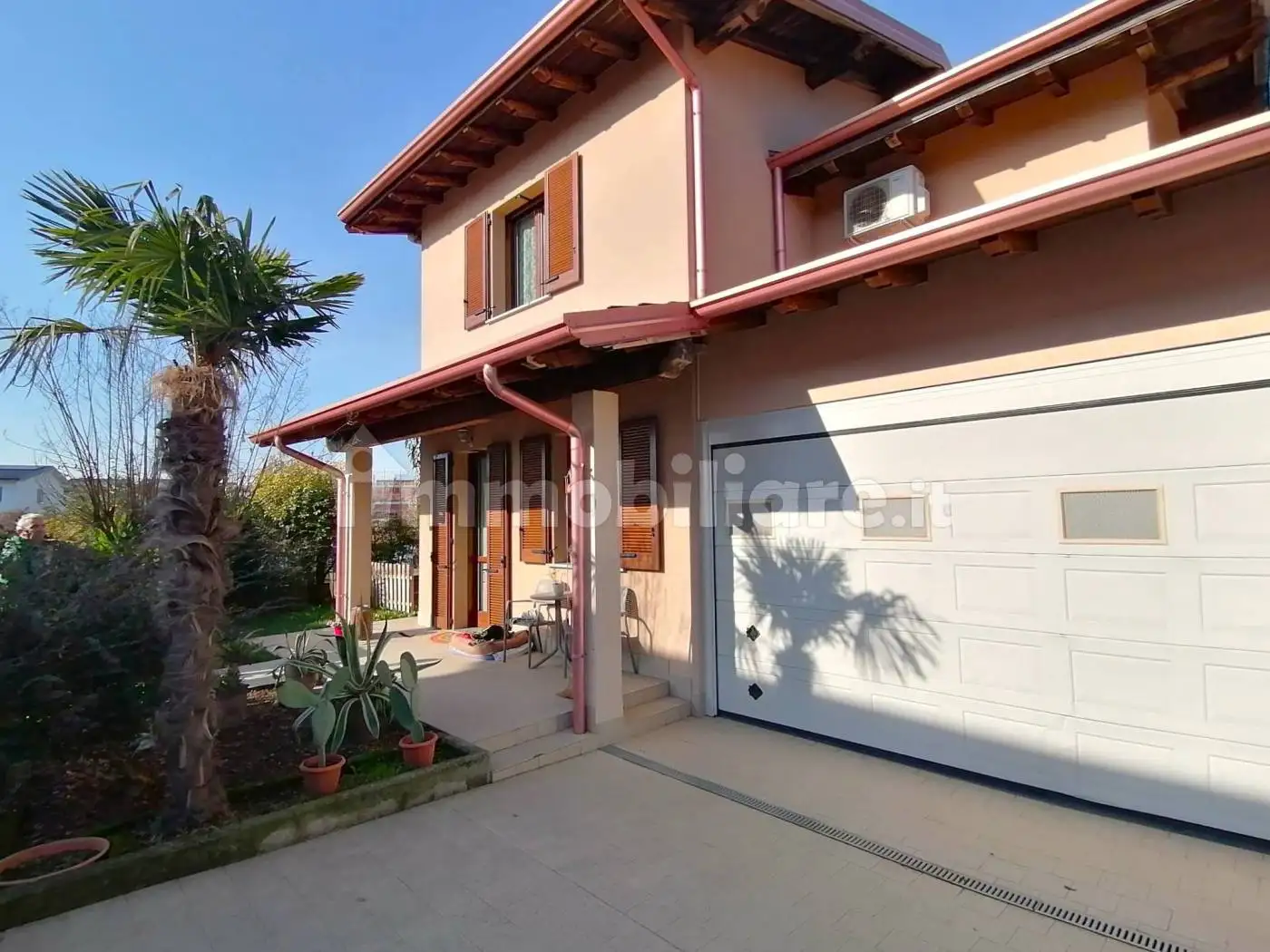 Villa in vendita a Calvenzano