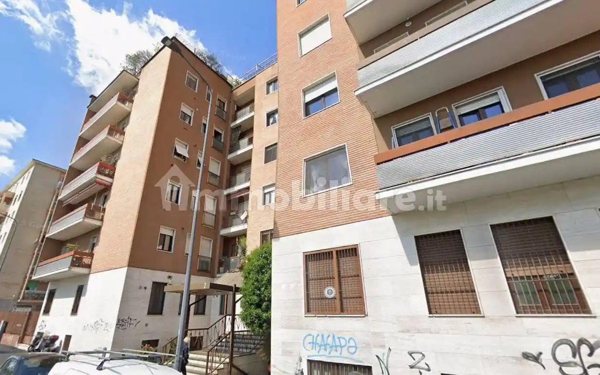 Trilocale via Fiuggi 2, Istria, Milano - foto 2