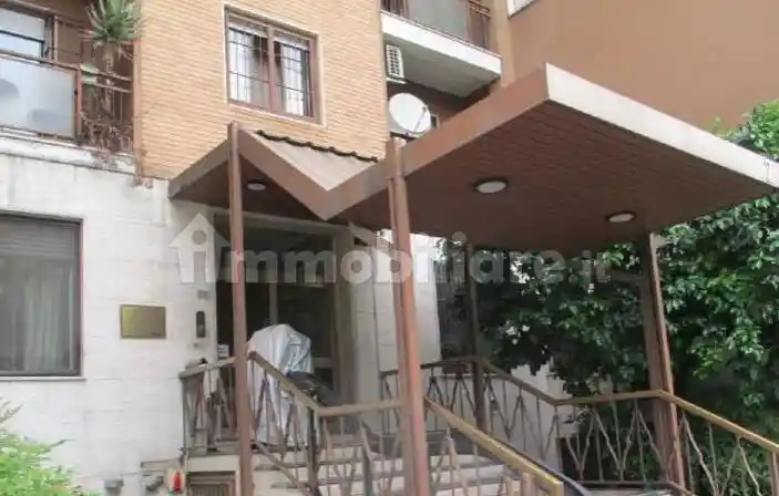 Trilocale via Fiuggi 2, Istria, Milano - foto 4