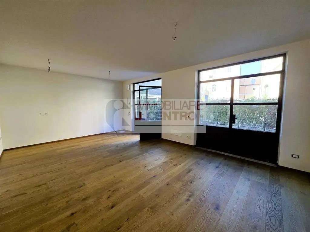 Casa indipendente in vendita a Sarzana