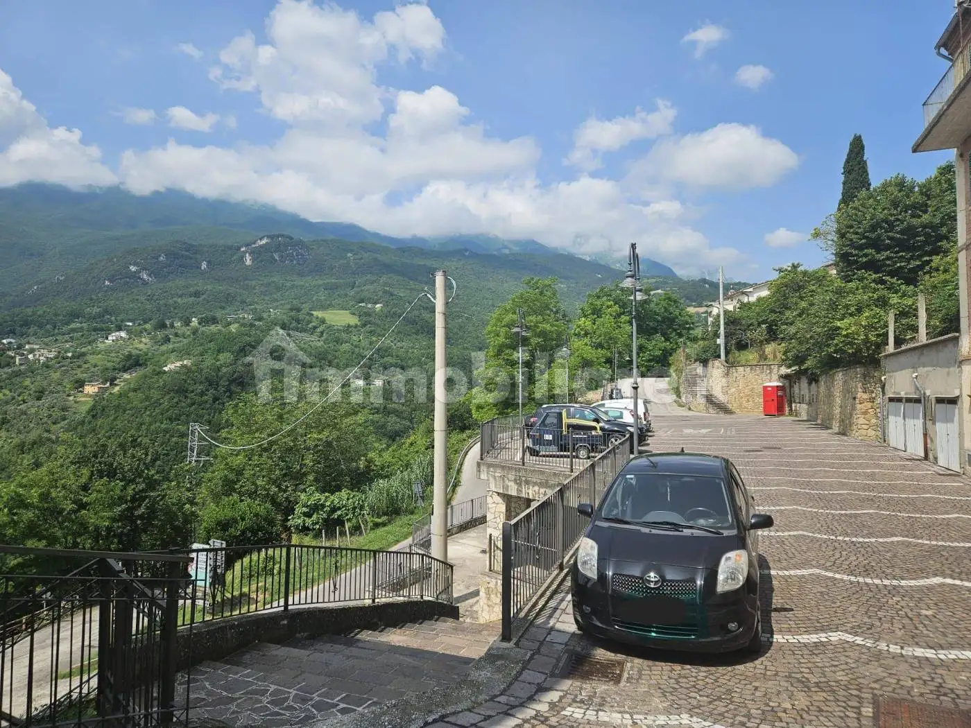 Casa indipendente in vendita a Farindola