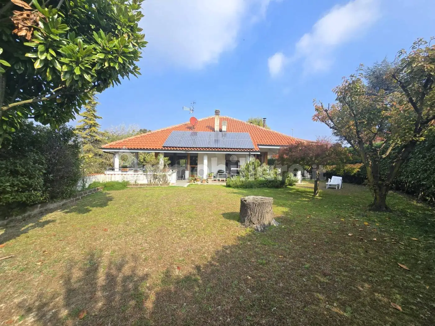 Villa in vendita a Cinzano