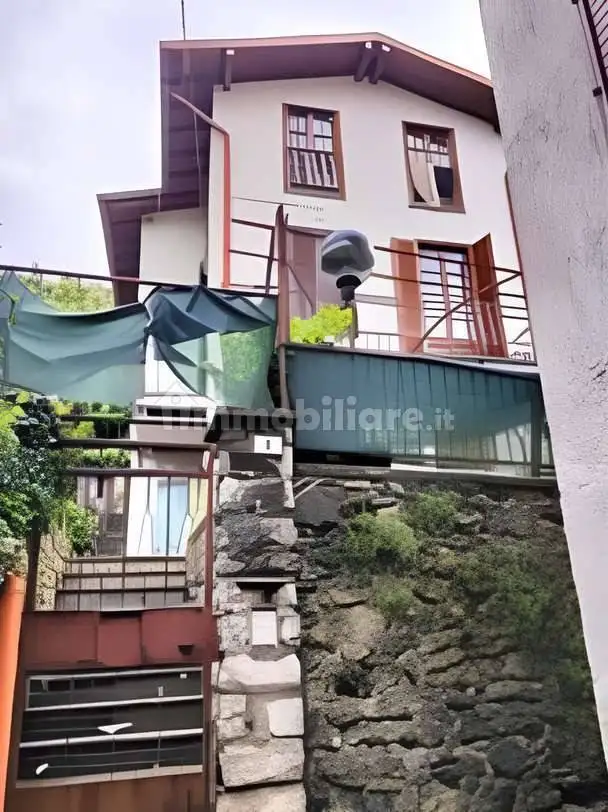 Appartamento in asta a Valbrona